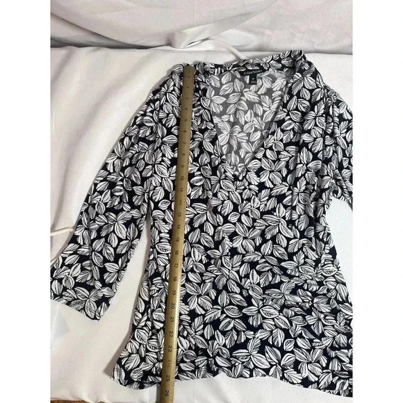 41Hawthorne Henri Ruched Knit Wrap Top (Black Floral) - XXL - Picture 3 of 7